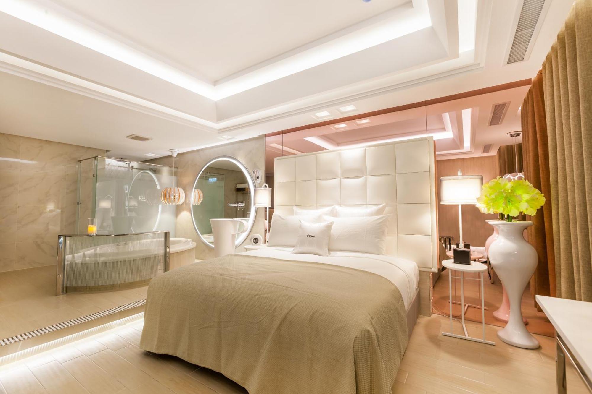 Six Star Motel-Taoyuan Buitenkant foto