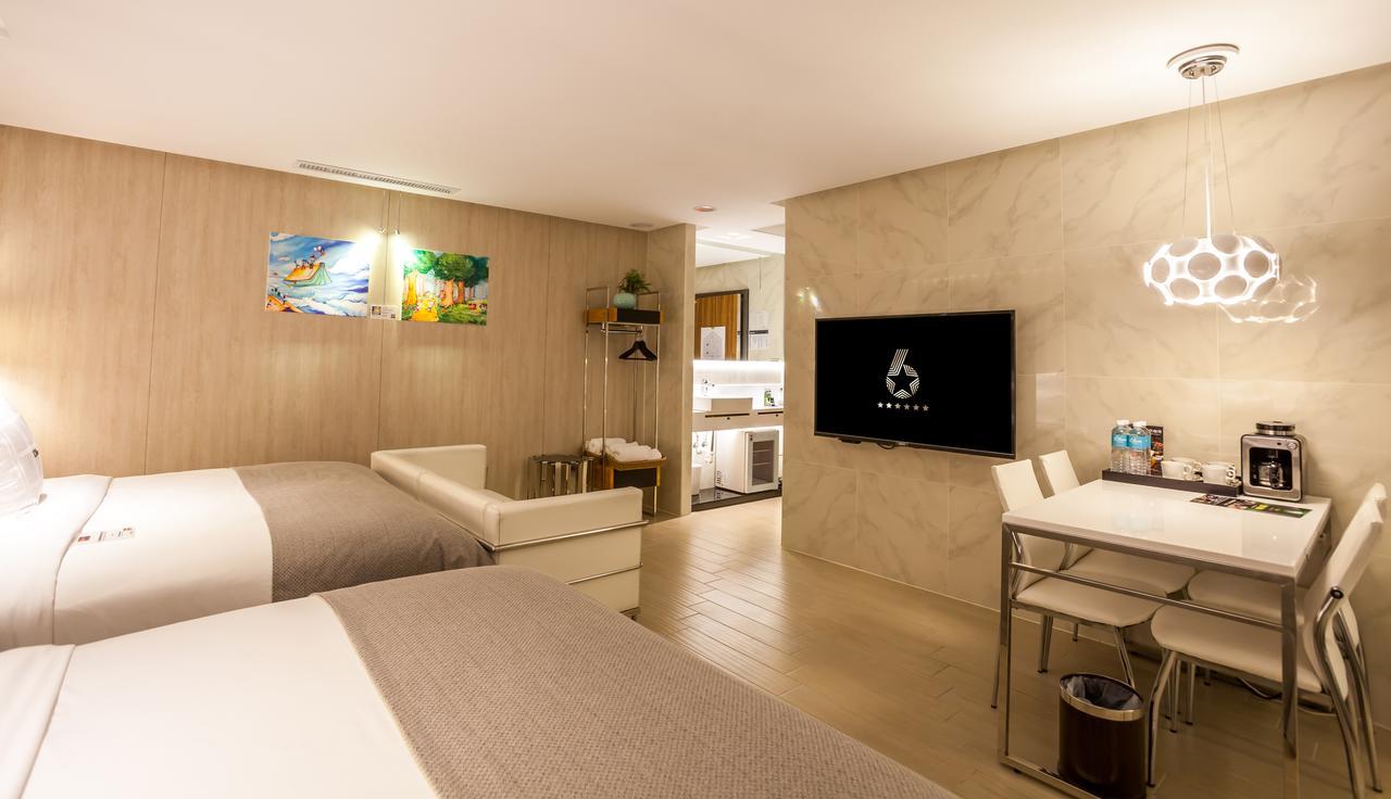 Six Star Motel-Taoyuan Buitenkant foto